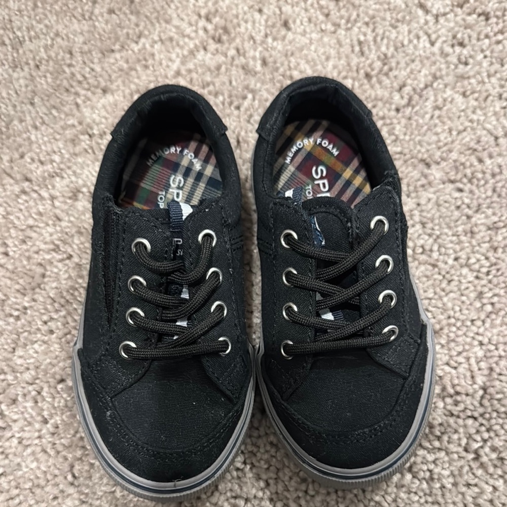 Sperry Black Canvas Sneakers Low-Top Design